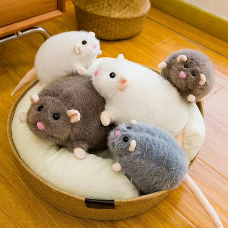 Efektní plyšová myš