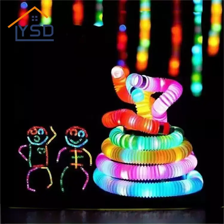 Světelná barevná teleskopická trubice