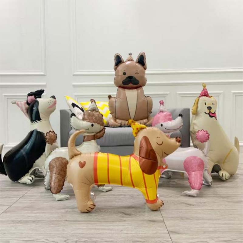 Stojící štěně hliníkové fóliové koule